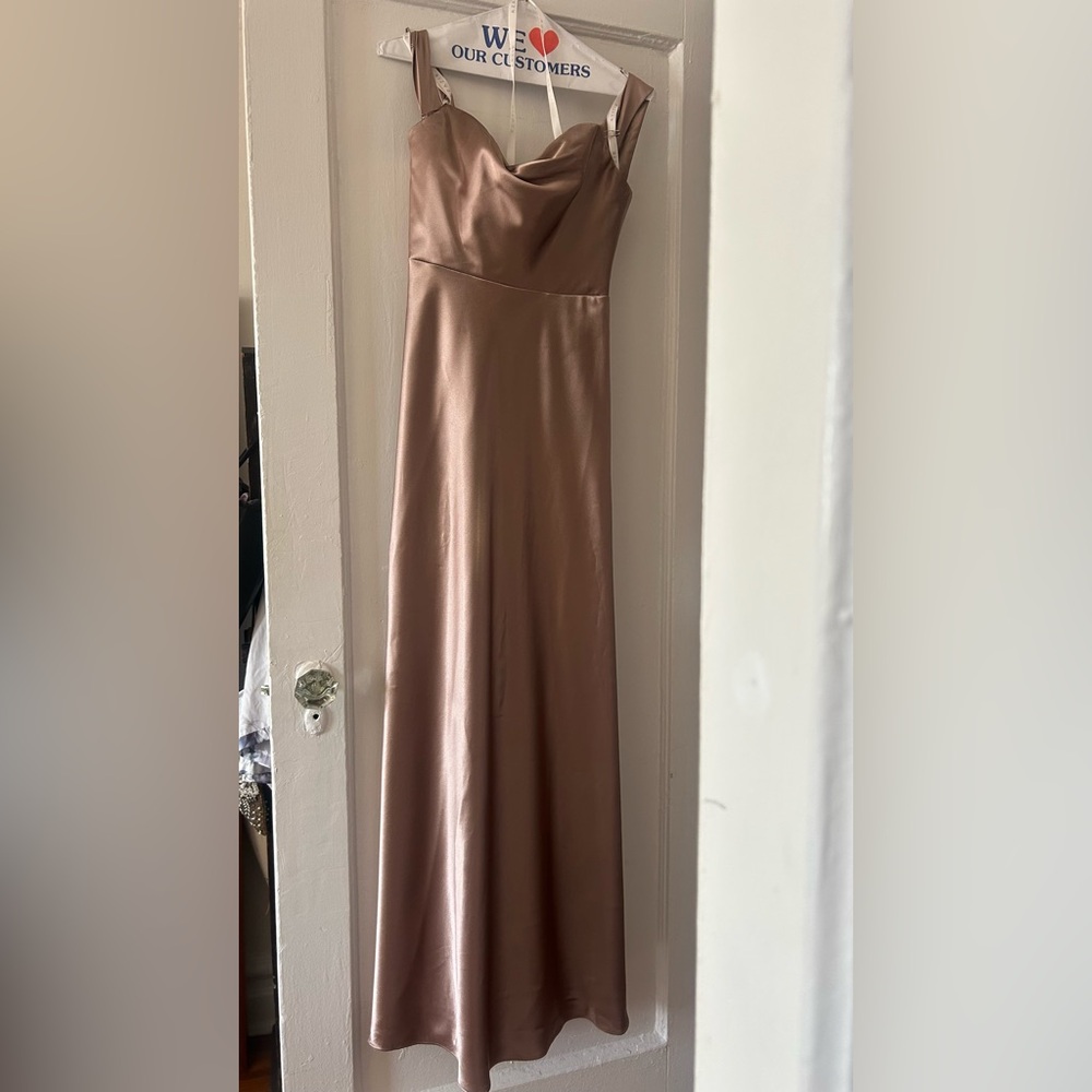 AZAZIE JACKALIN
Taupe A-Line Off the Shoulder Metallic Satin Convertible Dress